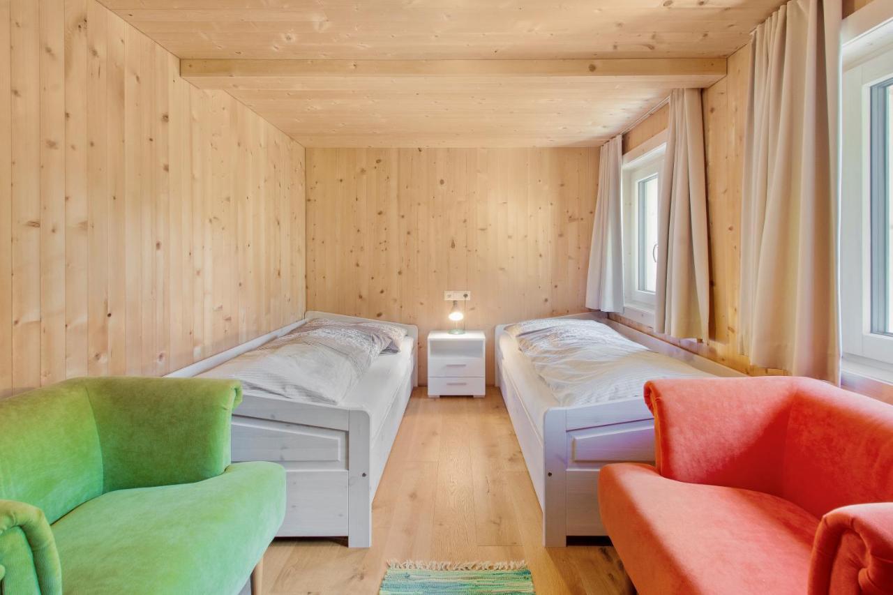 Haus Berghof Bed & Breakfast Schröcken Dış mekan fotoğraf