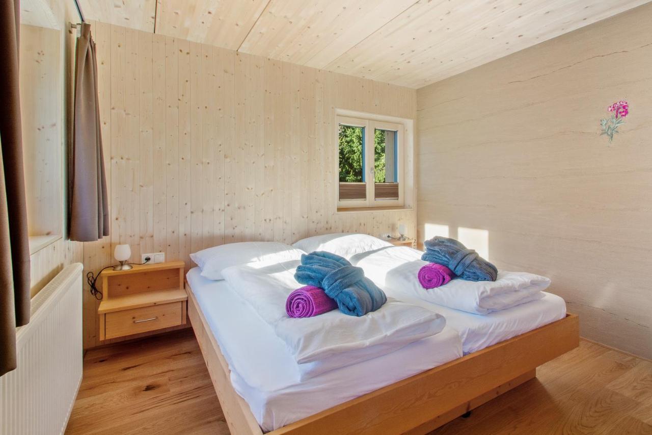 Haus Berghof Bed & Breakfast Schröcken Dış mekan fotoğraf