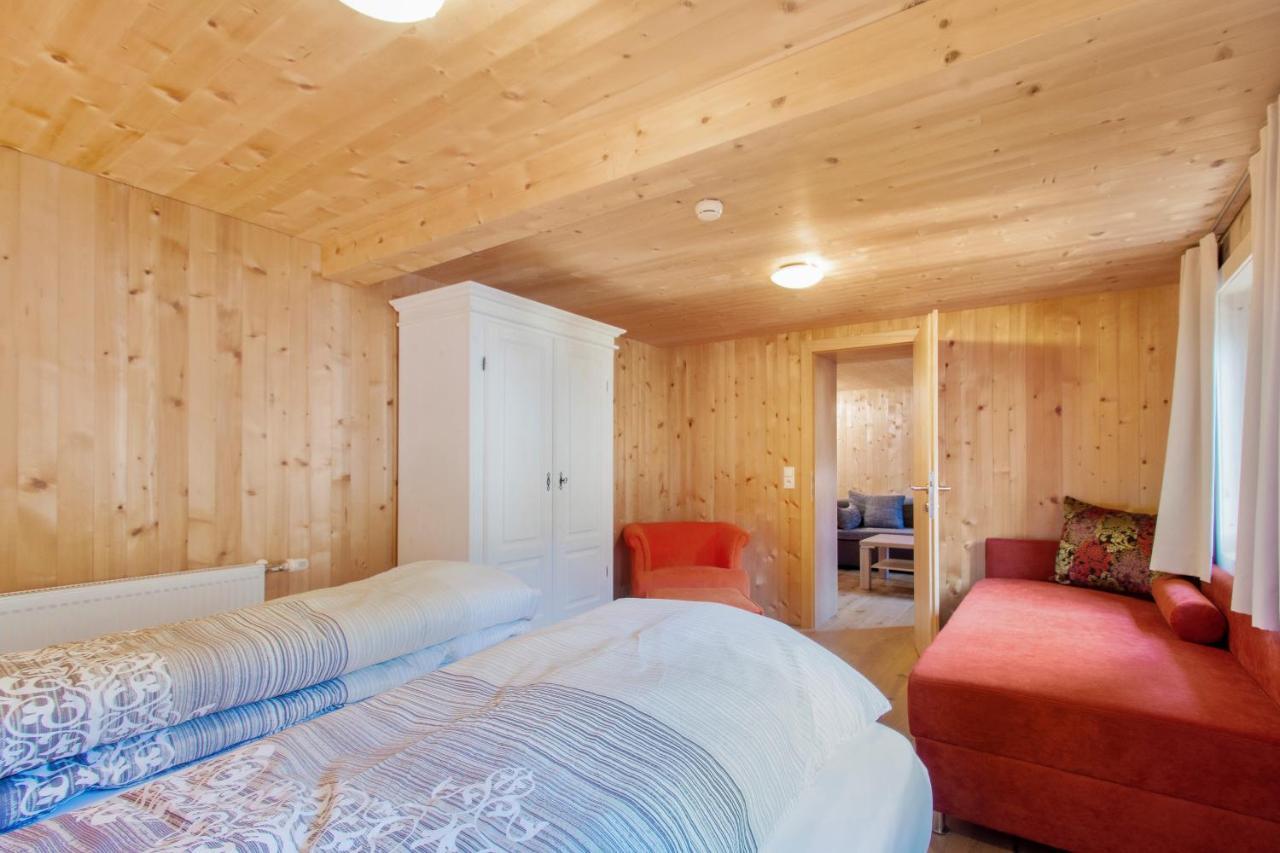 Haus Berghof Bed & Breakfast Schröcken Dış mekan fotoğraf