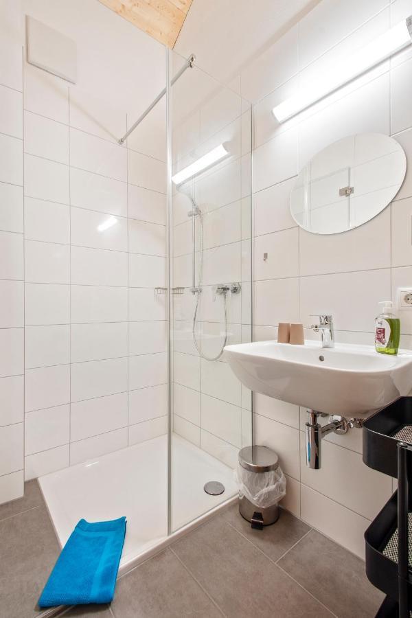 Haus Berghof Bed & Breakfast Schröcken Dış mekan fotoğraf